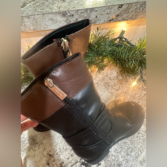Kids Michael Kors Boots - Picture 3 of 8